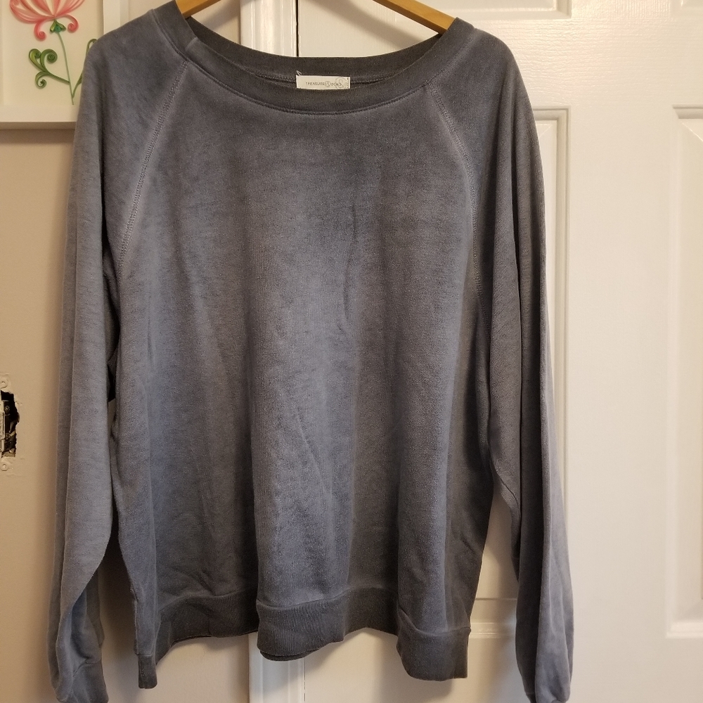 🌼 2/$20 Treasure & Bond Distressed Grey/Blue Sweatshirt